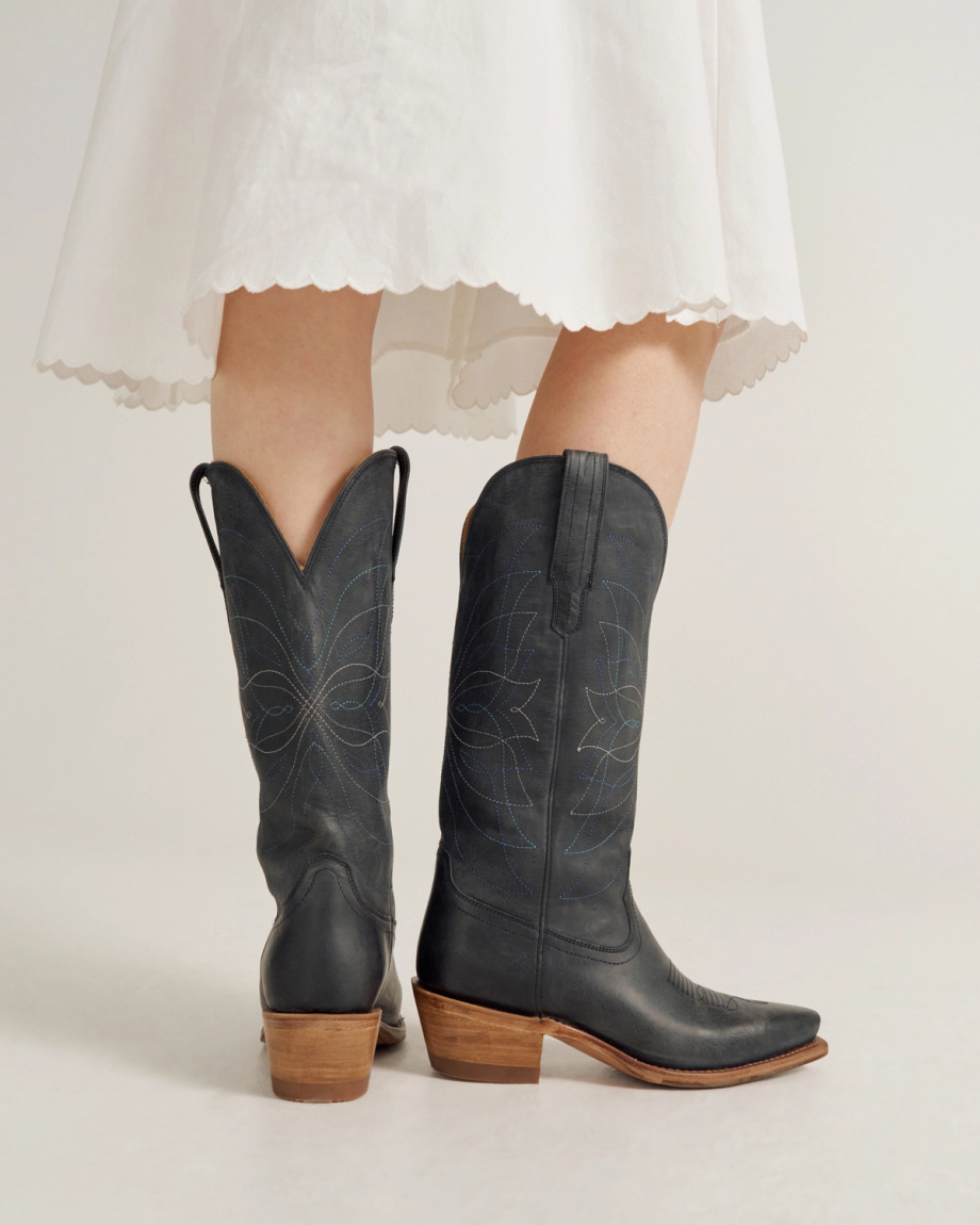 View of The Annie Monarch - Navy