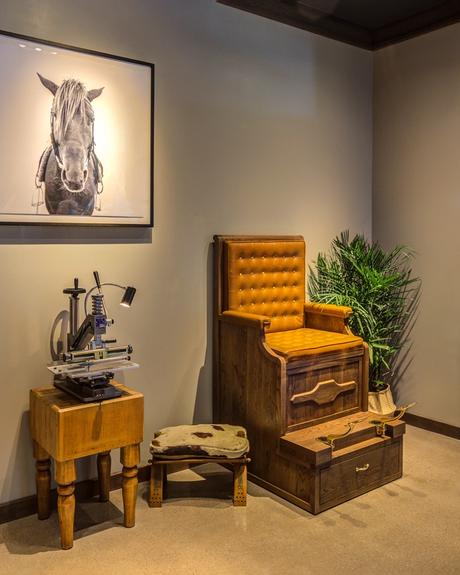 Image of the inside of the Keirland Commons Store showing shoe shine stand
