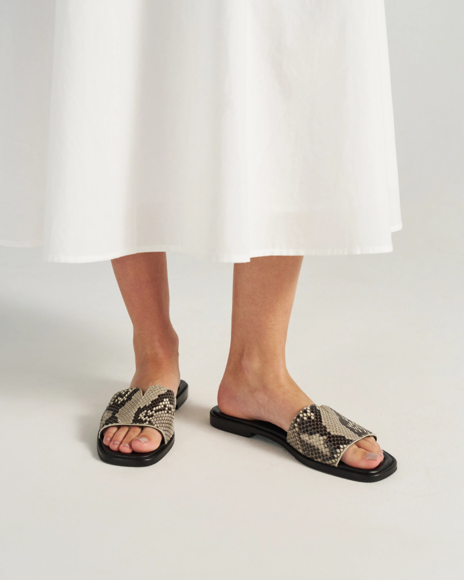 View of The Carmen - Black/Bone