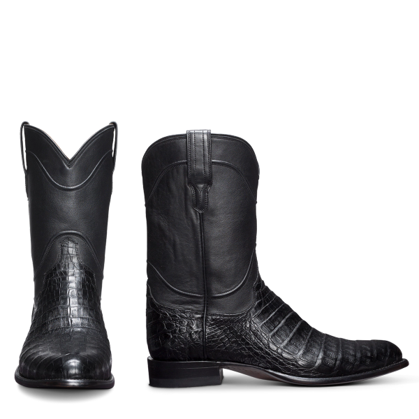 Pair view of The Earl - Carbon on plain background