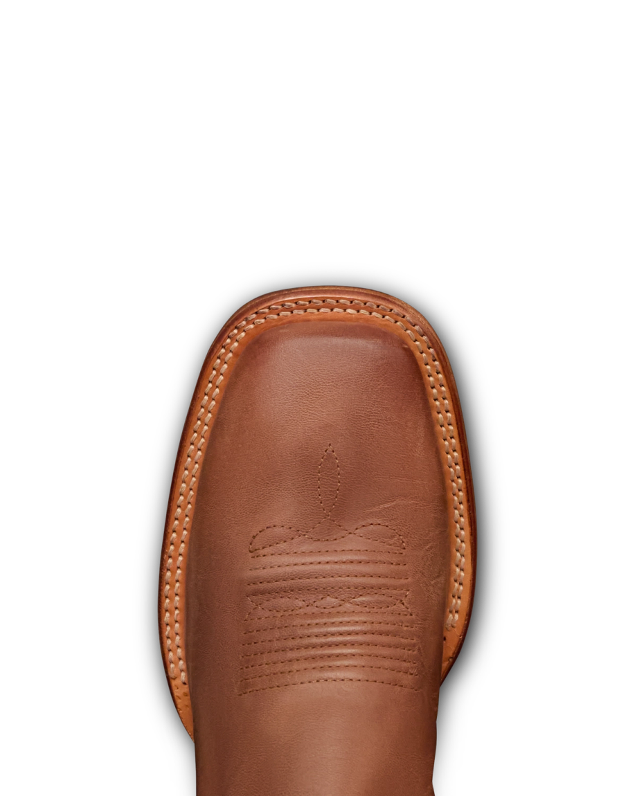 Toe view of The Doc - Scotch on plain background