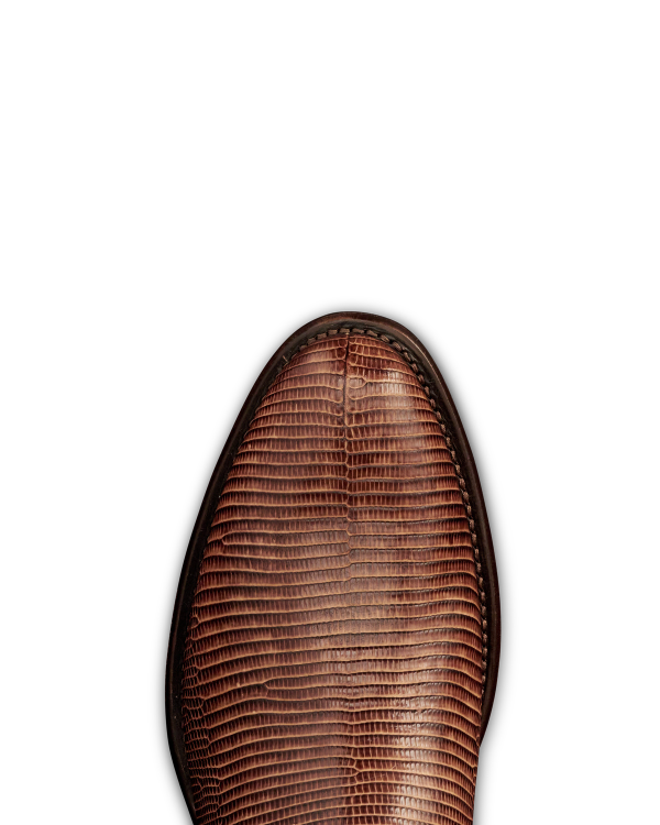 Toe view of The Earl - Cask Lizard on plain background