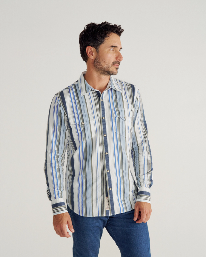 Closeup detail view of Men's Thorn Stopper Pearl Snap LS - Blue Fin / Multi