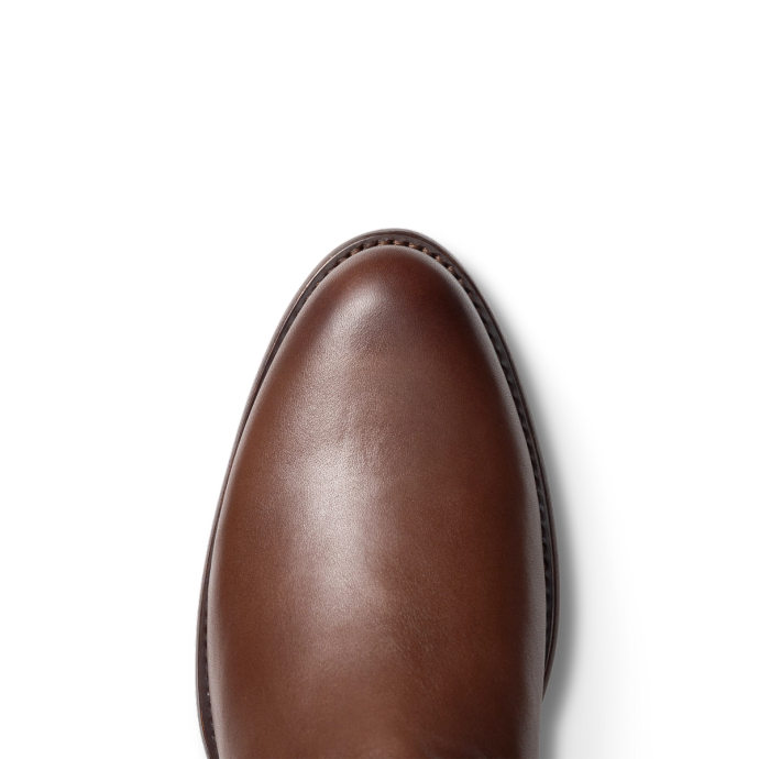 Toe view of The Chance - Chestnut on plain background