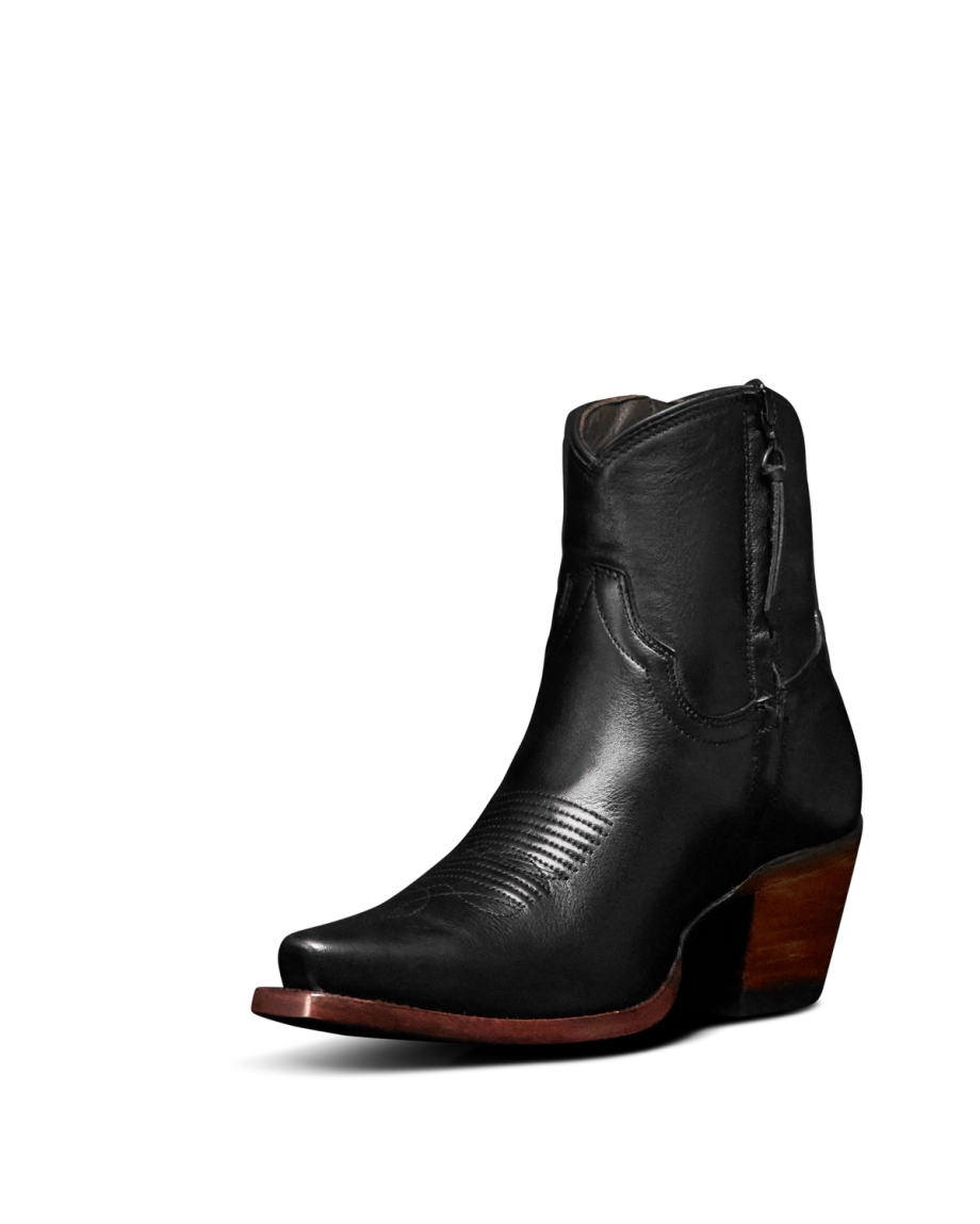 Quarterfront inside view of The Daisy - Midnight on plain background