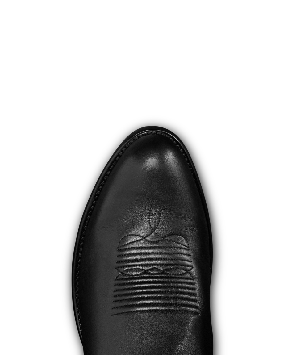 Toe view of The Cartwright - Midnight on plain background