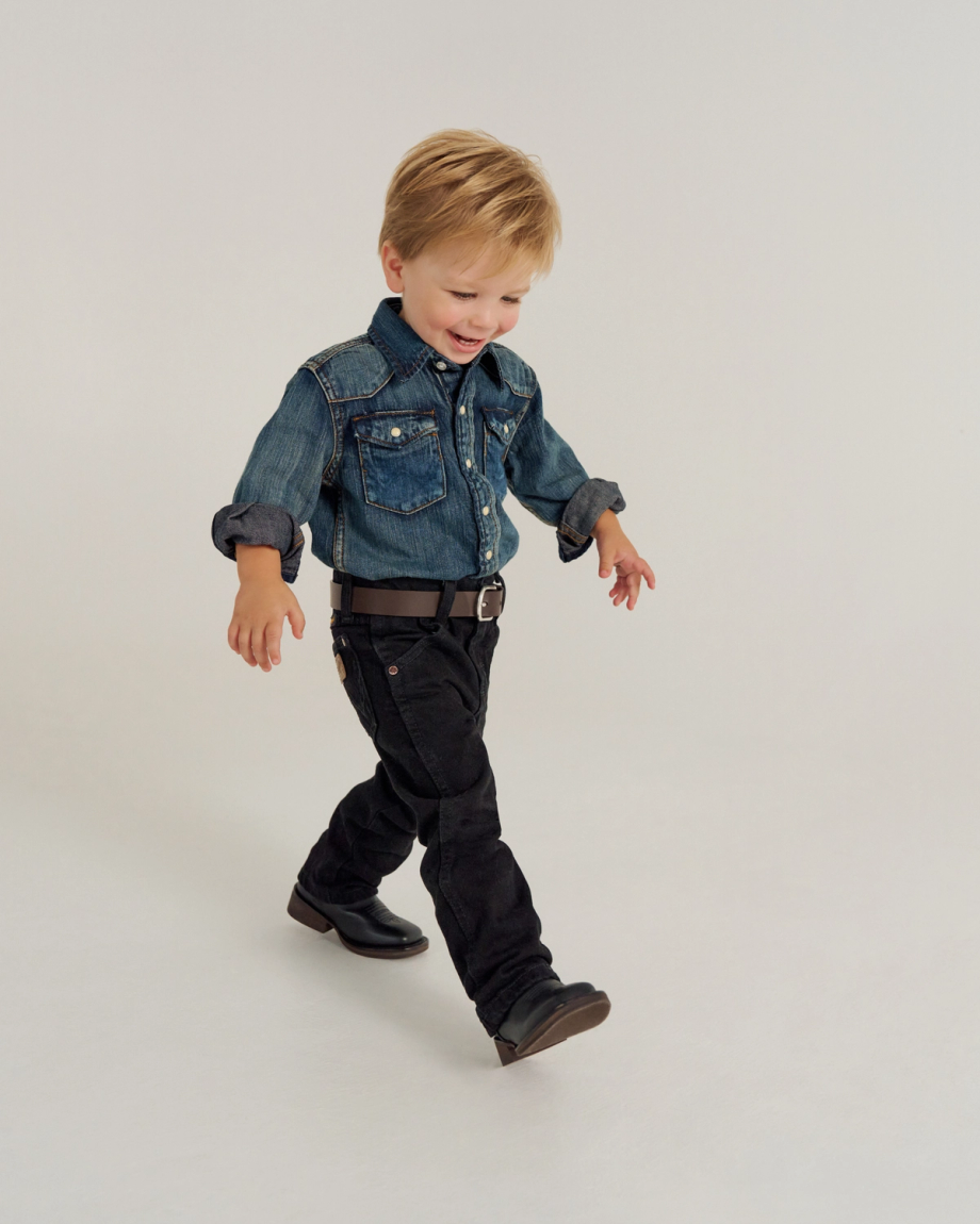 Full view of The Doc Toddler - Midnight on model