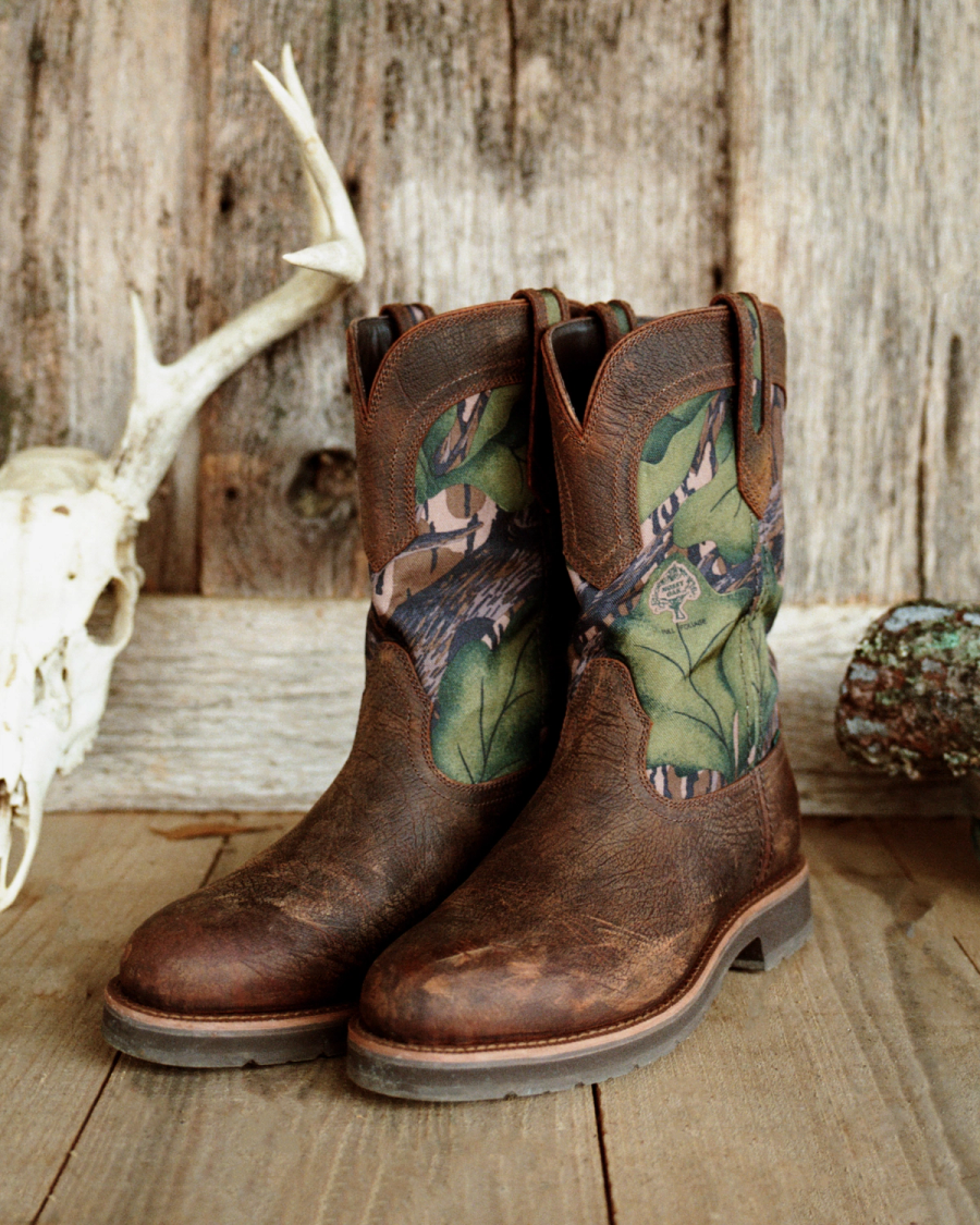 Tecovas x Mossy Oak Rugged Roper in Mossy Oak Full Foliage Cowhide Tecovas x Mossy Oak Rugged Roper in Mossy Oak Full Foliage Cowhide