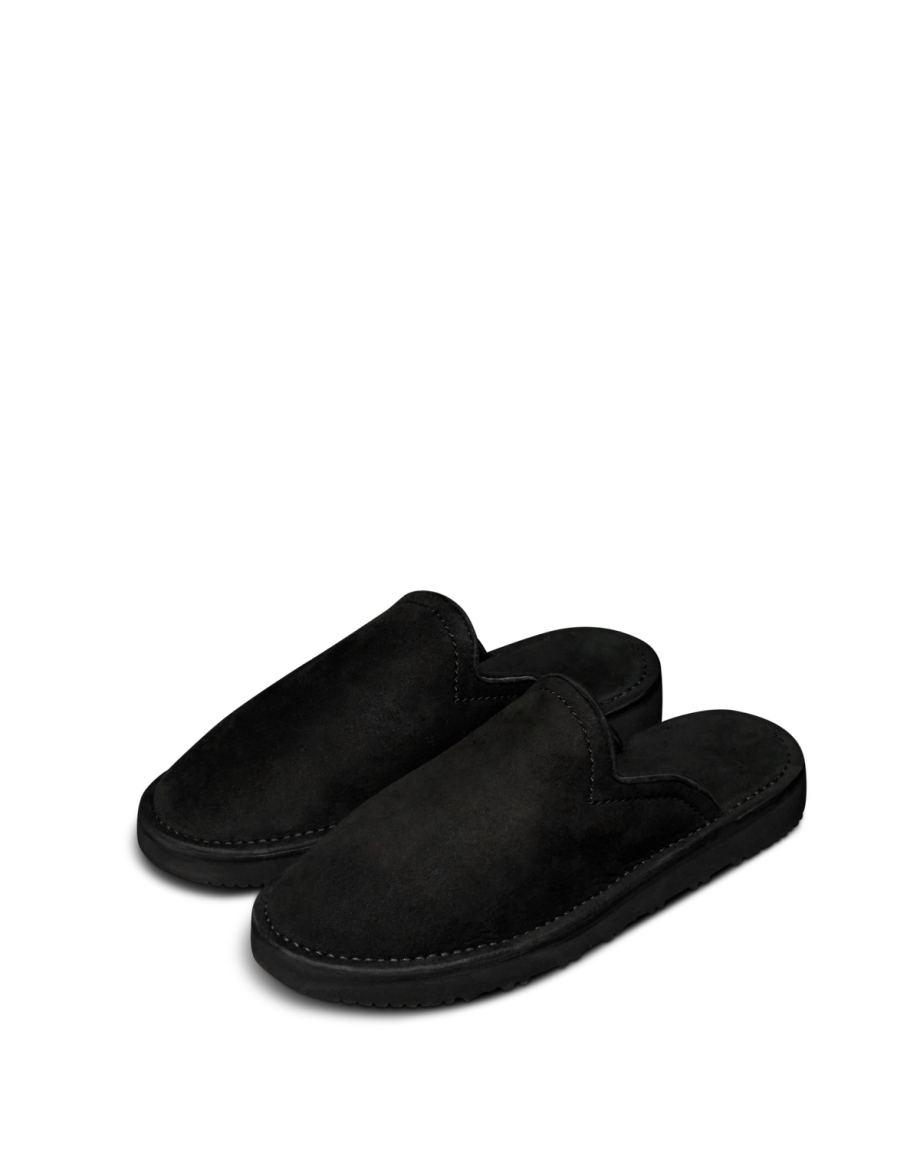 Quarterfront view of The Oliver - Midnight on plain background