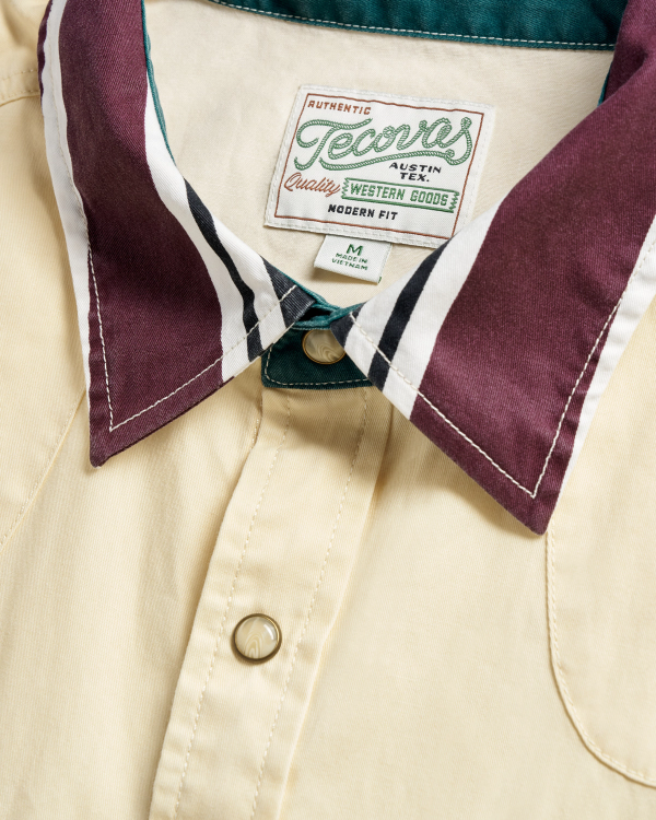 Closeup detail view of Men's Thorn Stopper Pearl Snap - Whisper White / Green Heron
