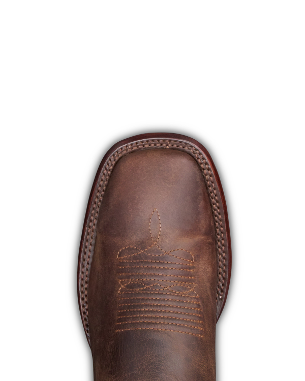 Toe view of The Doc - Cafe on plain background