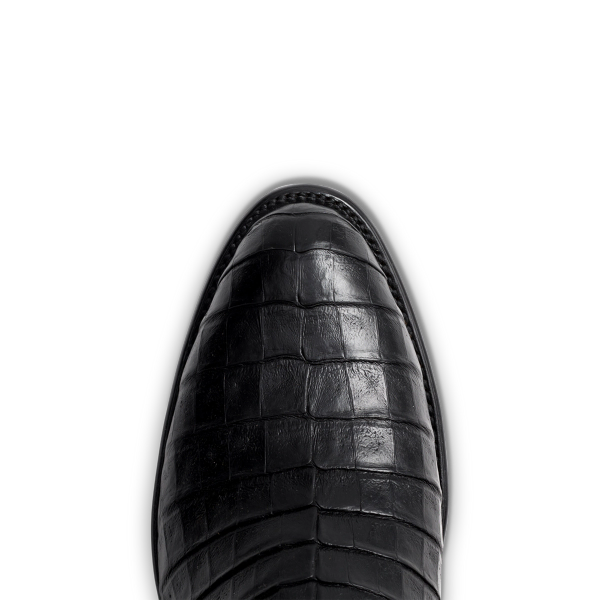 Toe view of The Earl - Carbon on plain background