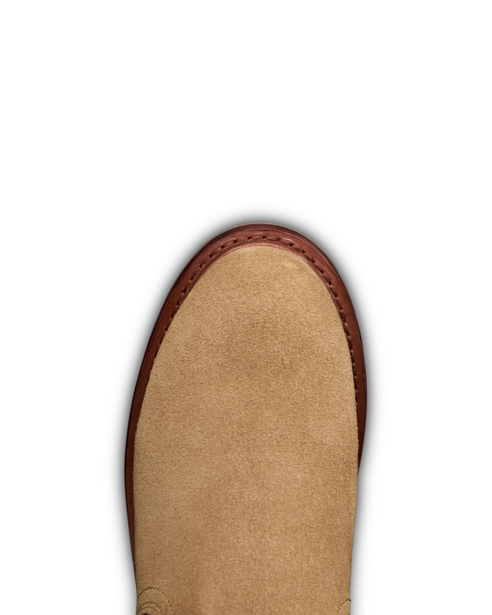 Toe view of The Rugged Chelsea - Sahara Suede on plain background