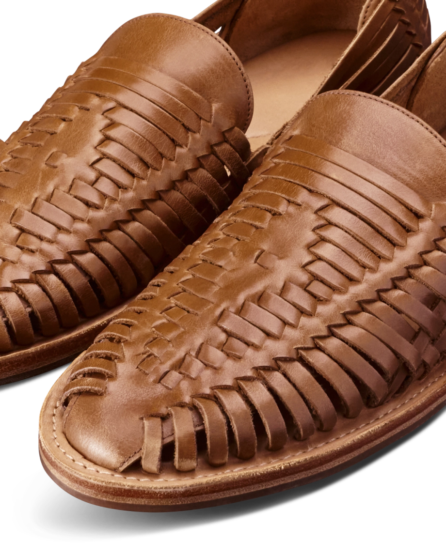 Closeup view of The Mateo - Butterscotch Cowhide