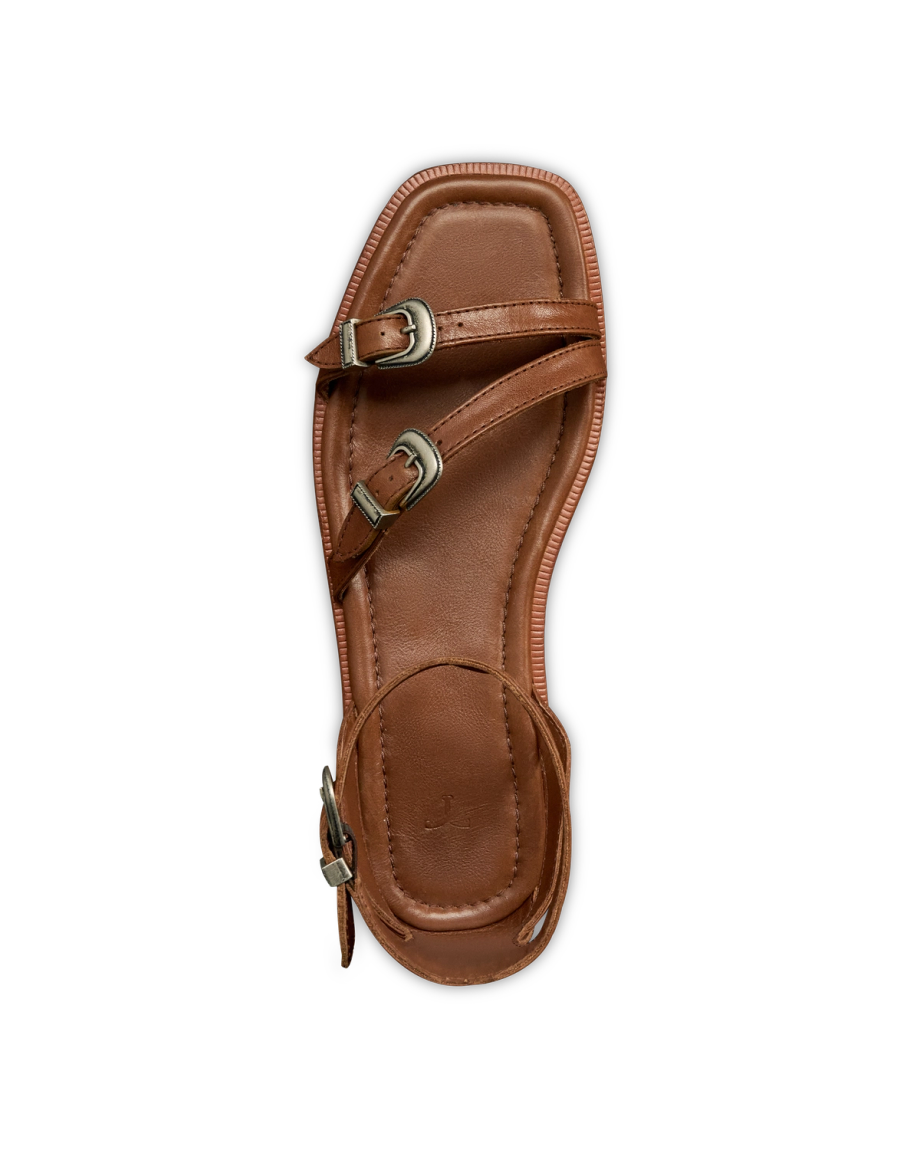 Full view of The Blakely - Saddle on plain background