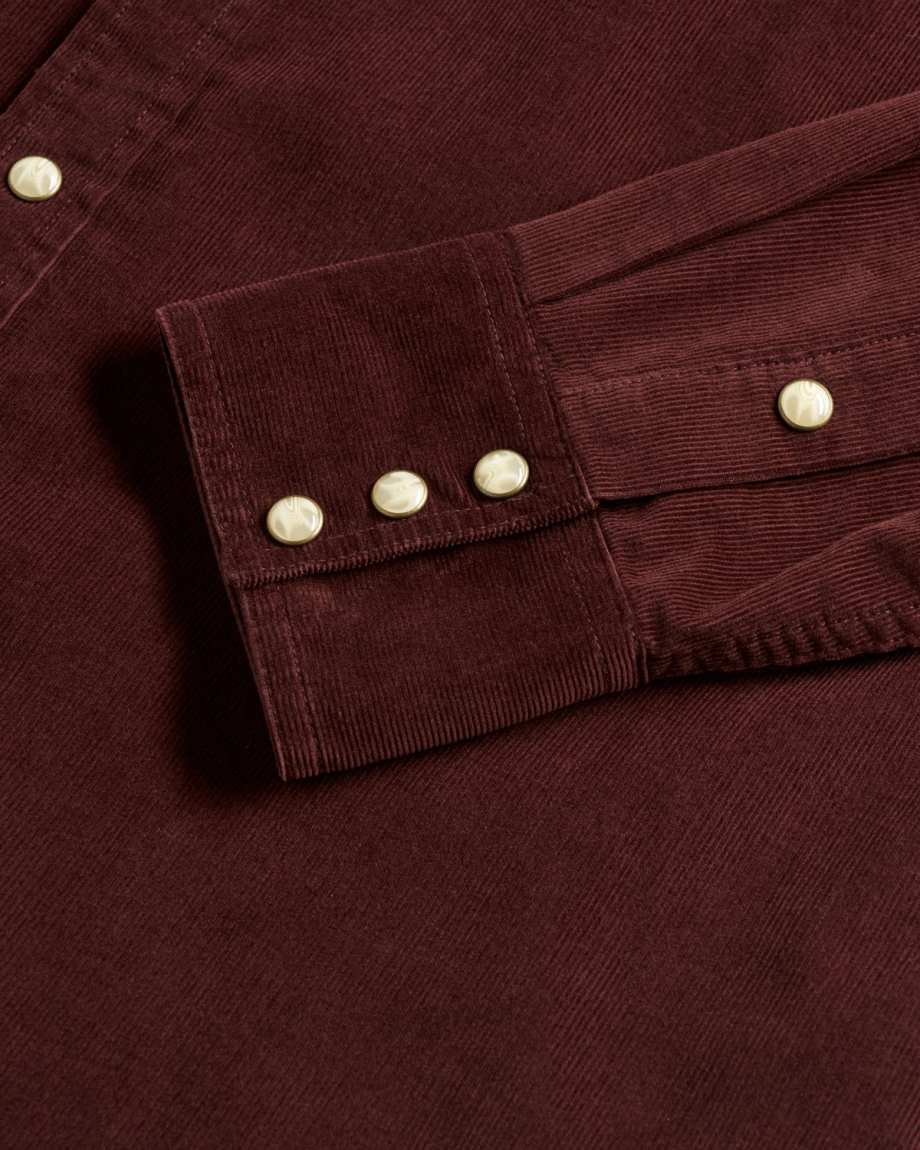 Closeup detail view of Men's Texas Weight Corduroy Pearl Snap LS - Port