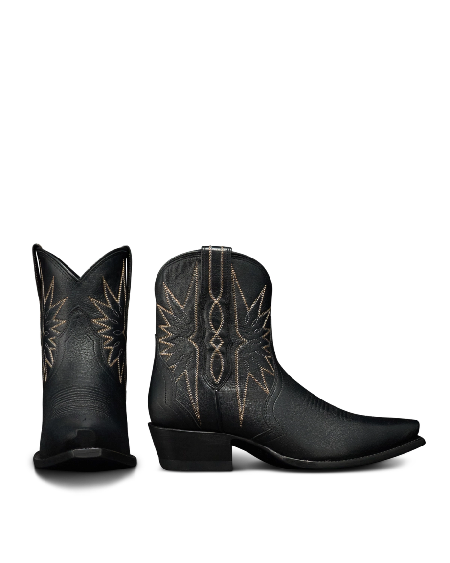 Pair view of The Lynn - Midnight Goat on plain background