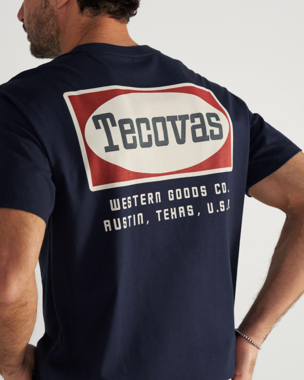 Closeup detail view of Men's Oval Tecovas Pocket T-Shirt - Navy/Red