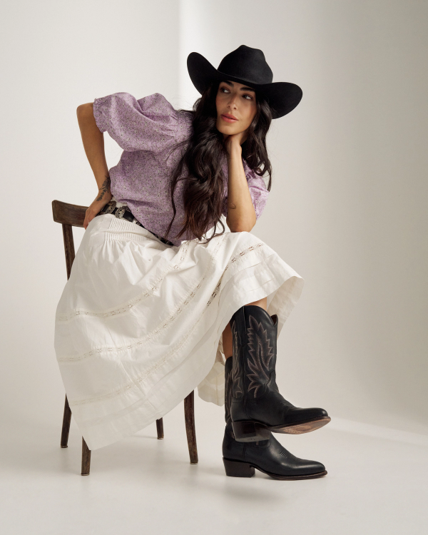 Full view of The Jamie - Midnight on model