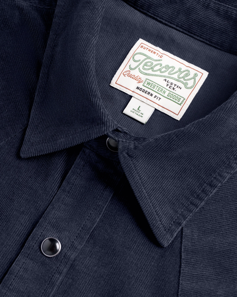Closeup detail view of Men's Texas Weight Corduroy Pearl Snap - Dark Navy