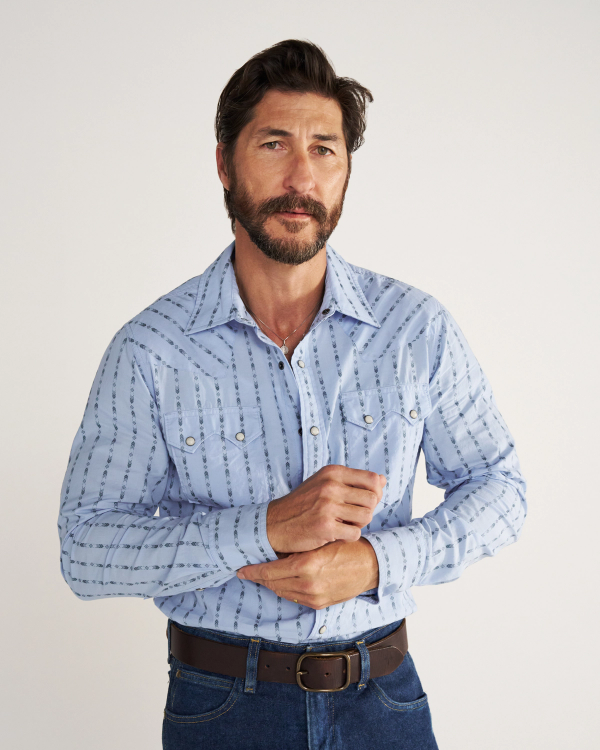 Closeup detail view of Men's Vintage Weight Pearl Snap LS - Chambray / Storm