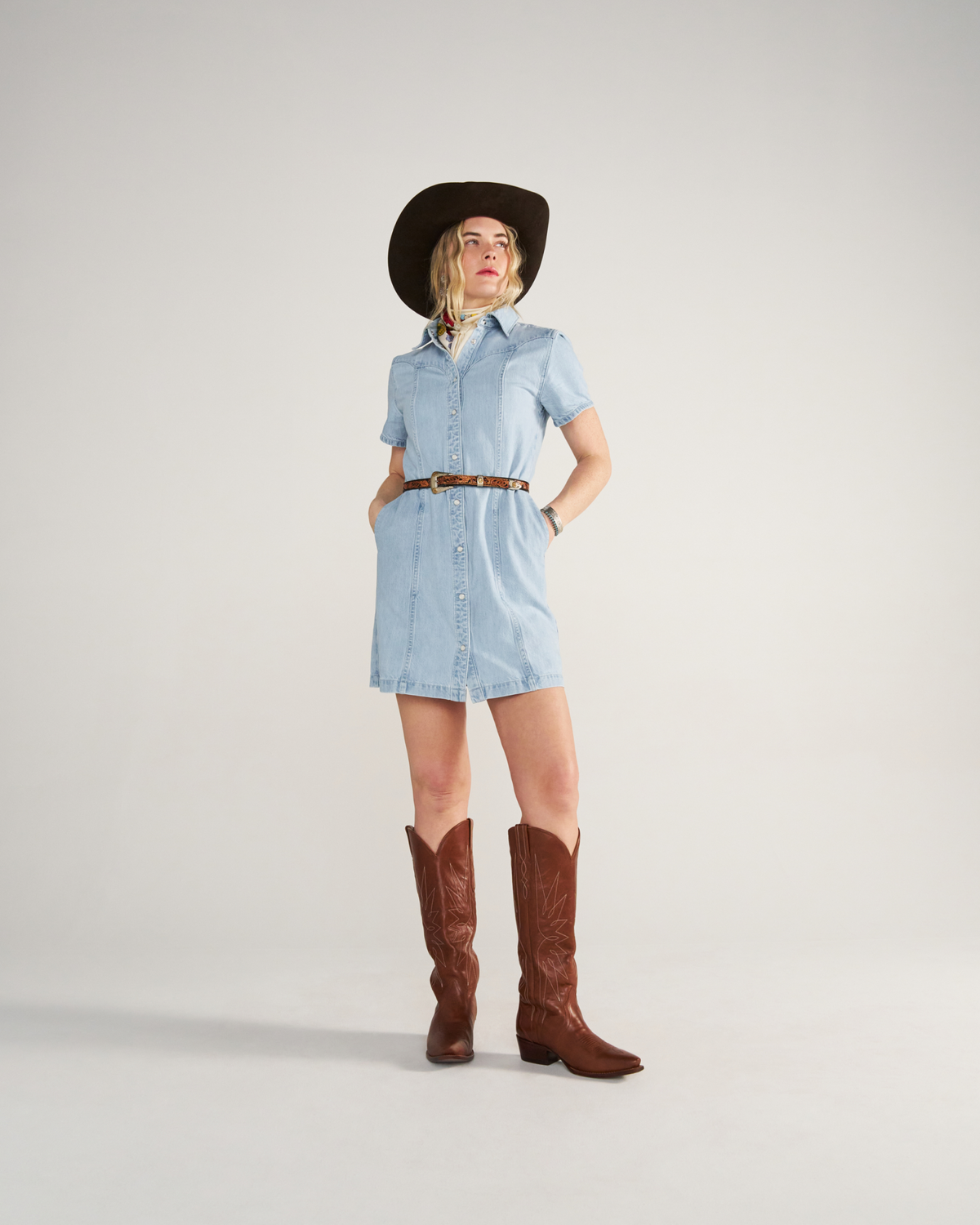Tecovas Women's Short Sleeve Mini Pearl Snap Dress, Light Wash, Denim, Size Medium Tecovas Women's Short Sleeve Mini Pearl Snap Dress, Light Wash, Denim, Size Medium