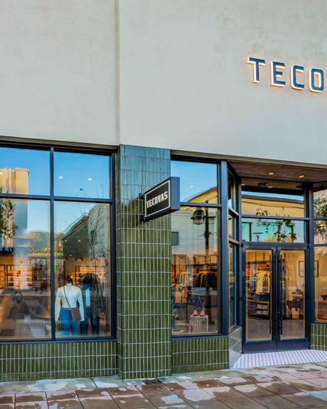 Image of Tecovas Victoria Gardens store.