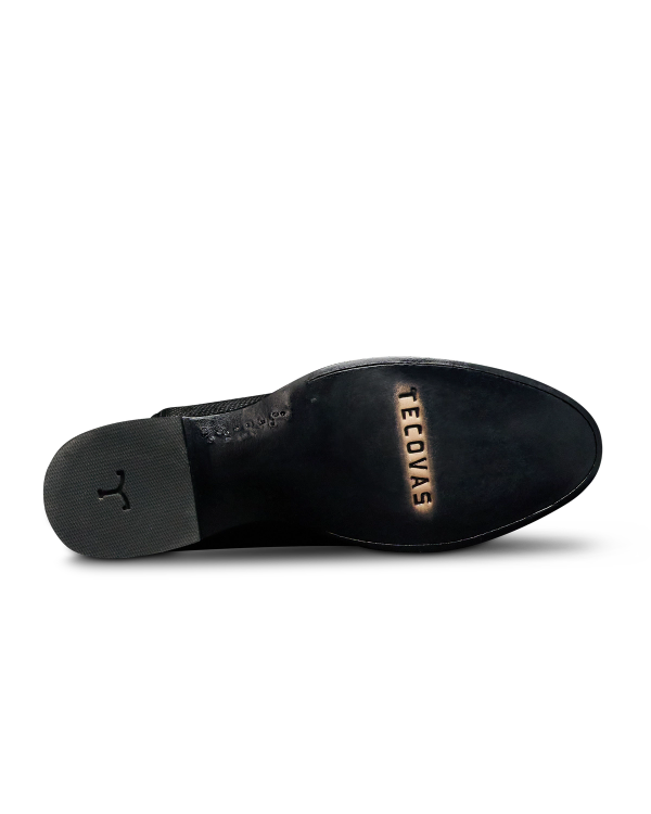 Sole view of The Earl - Obsidian on plain background