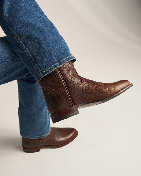 View of The Earl - Tobacco Bison