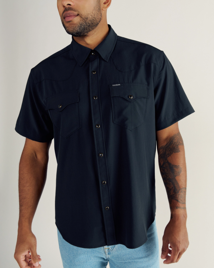 Closeup detail view of Men's Performance Western Pearl Snap SS - Classic Fit - Black