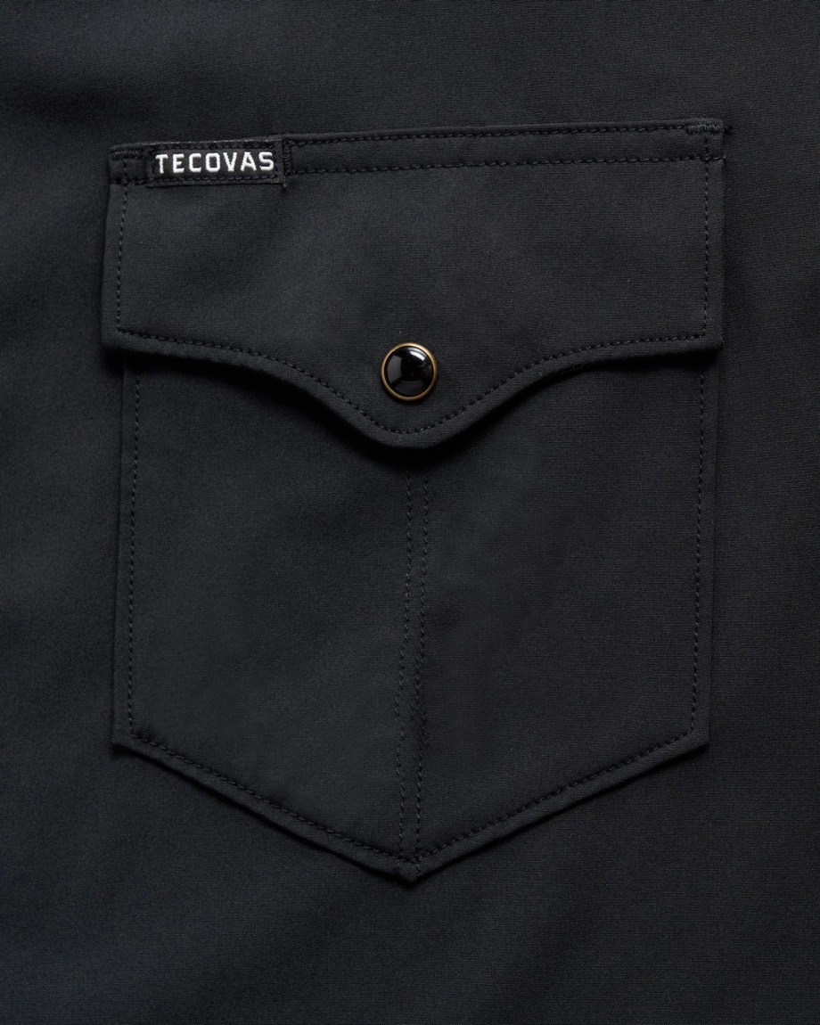 Closeup detail view of Men's Performance Western Pearl Snap SS - Classic Fit - Black