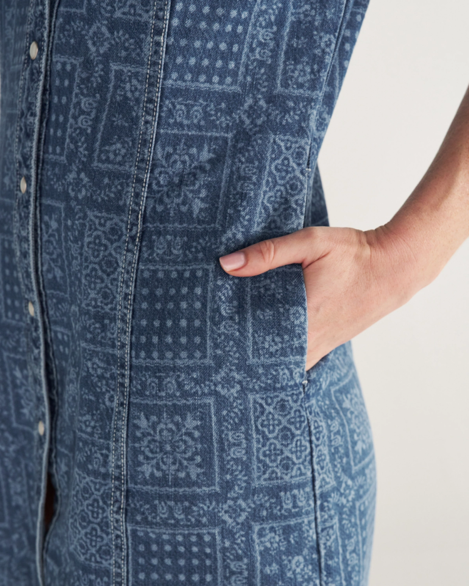 Closeup detail view of Women's Short Sleeve Mini Pearl Snap Dress - Blue Bandana