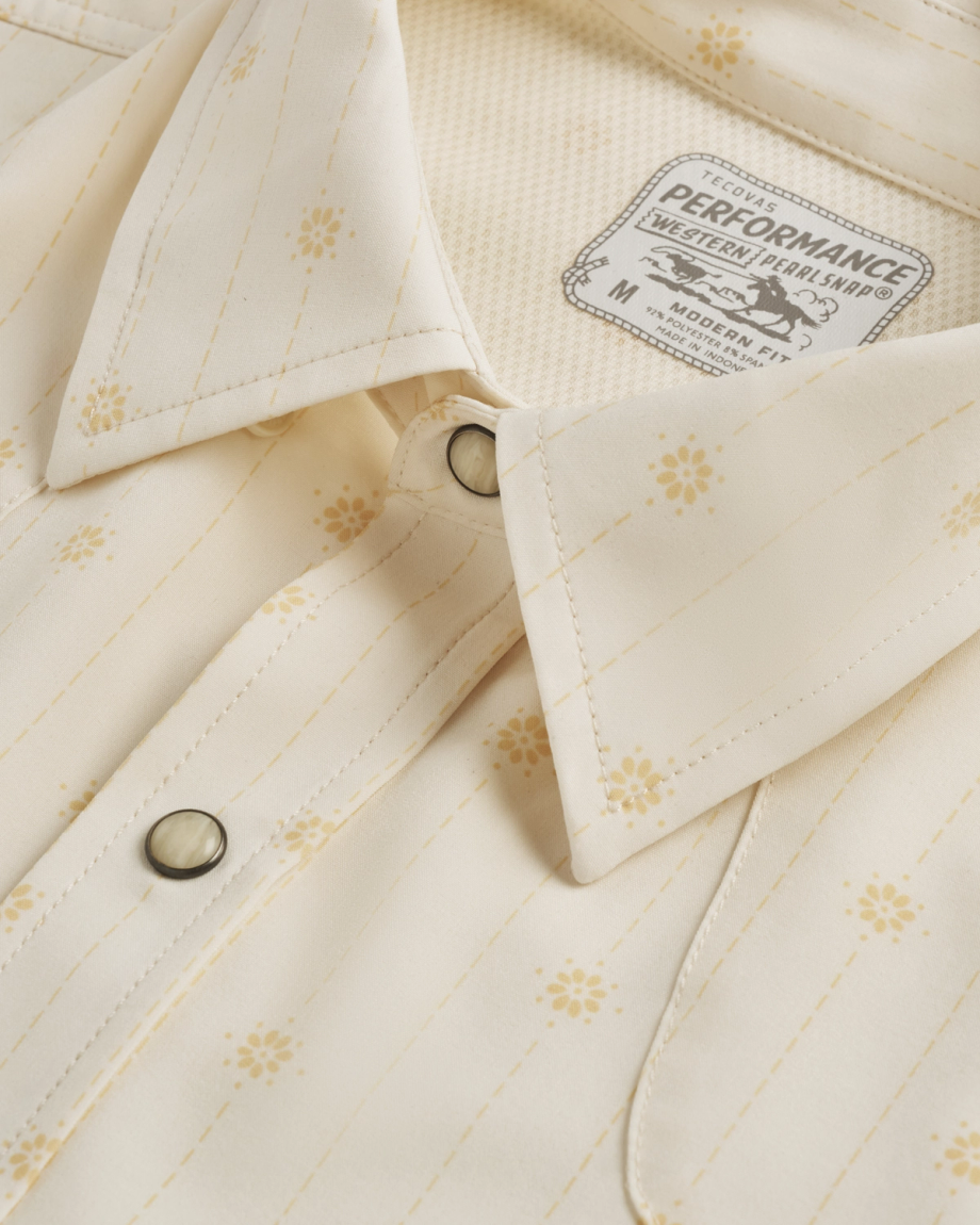 Closeup detail view of Men's Performance Western Short Sleeve Pearl Snap - Light Sand/Multi