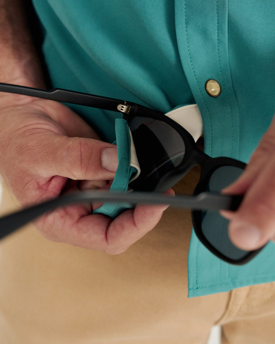 Closeup detail view of Men's Performance Western Pearl Snap SS - Deep Jungle