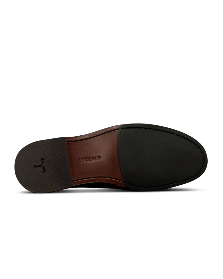 Sole view of The Mateo - Oak on plain background