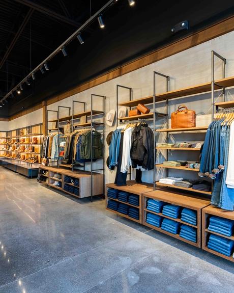 Image of Tecovas Victoria Gardens store.