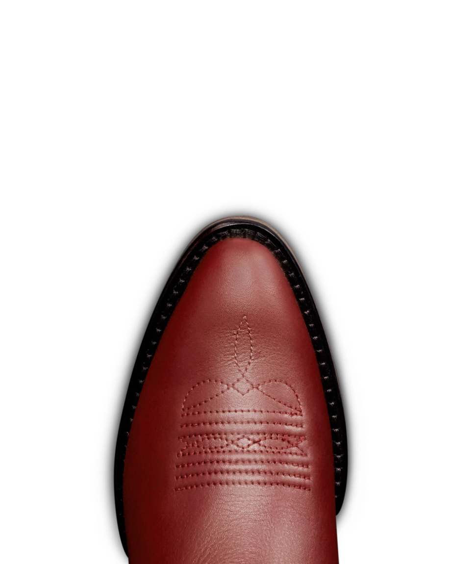 Toe view of The Annie Kid - Scarlet Cowhide on plain background