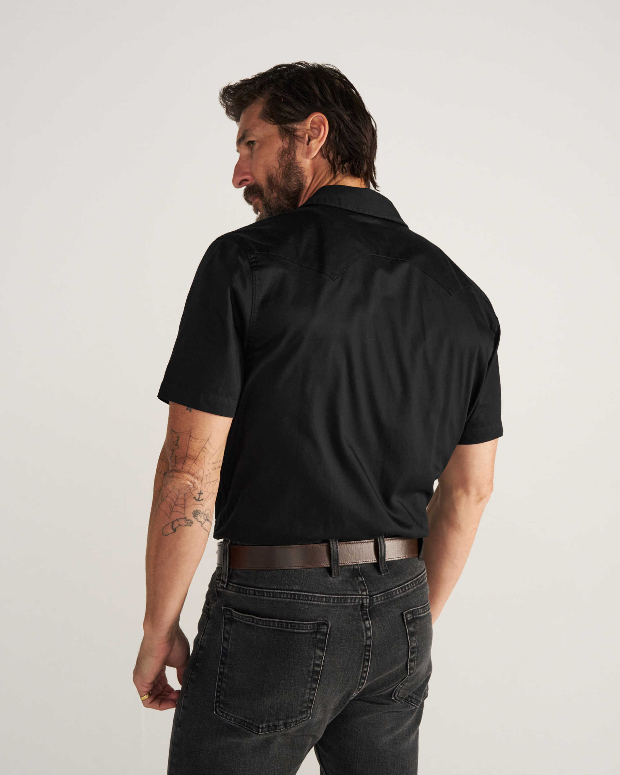 Closeup detail view of Men's Vintage Weight Short Sleeve Pearl Snap - Midnight