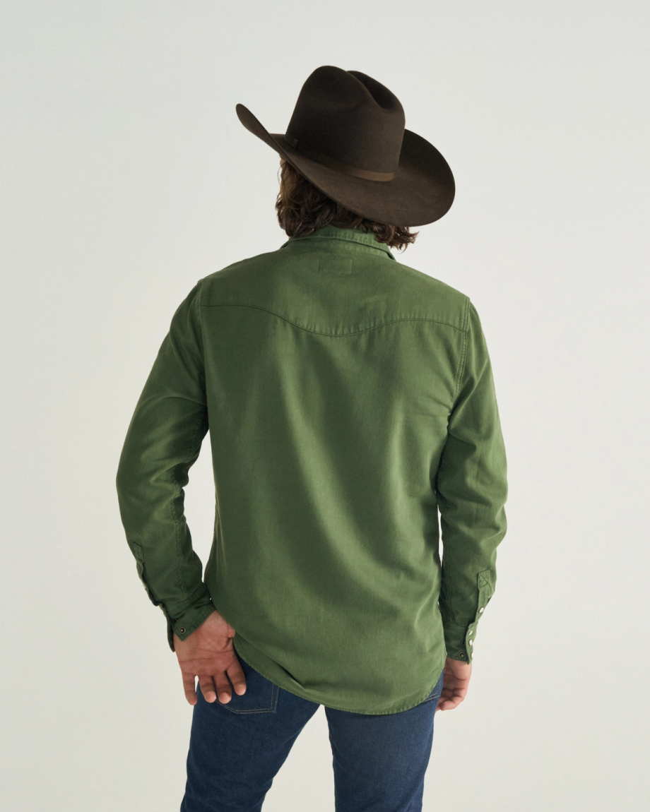 Closeup detail view of Men's Denim Long Sleeve Pearl Snap - Hunter Green