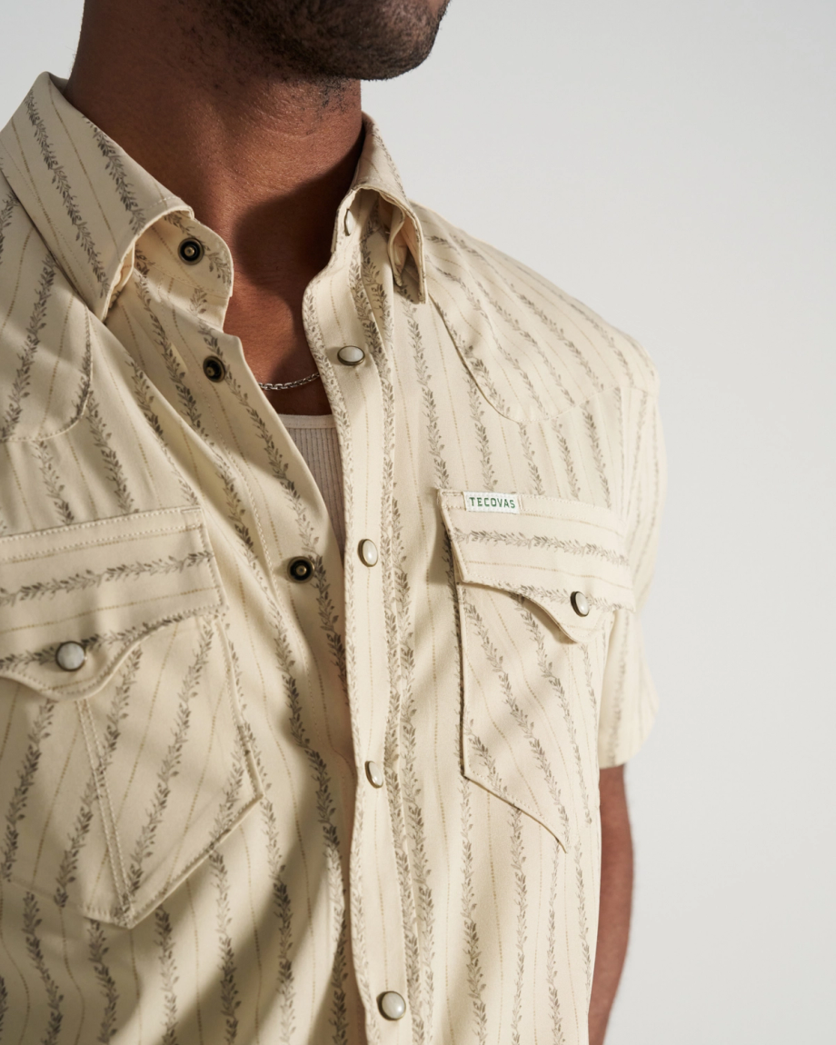 Closeup detail view of Men's Performance Western Short Sleeve Pearl Snap - Sandstone/Multi