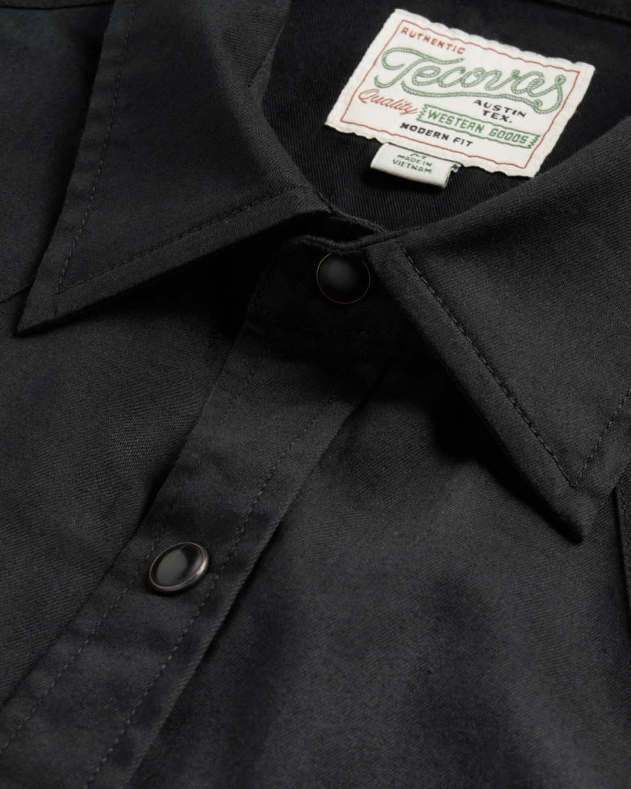 Closeup detail view of Men's Vintage Weight Short Sleeve Pearl Snap - Midnight