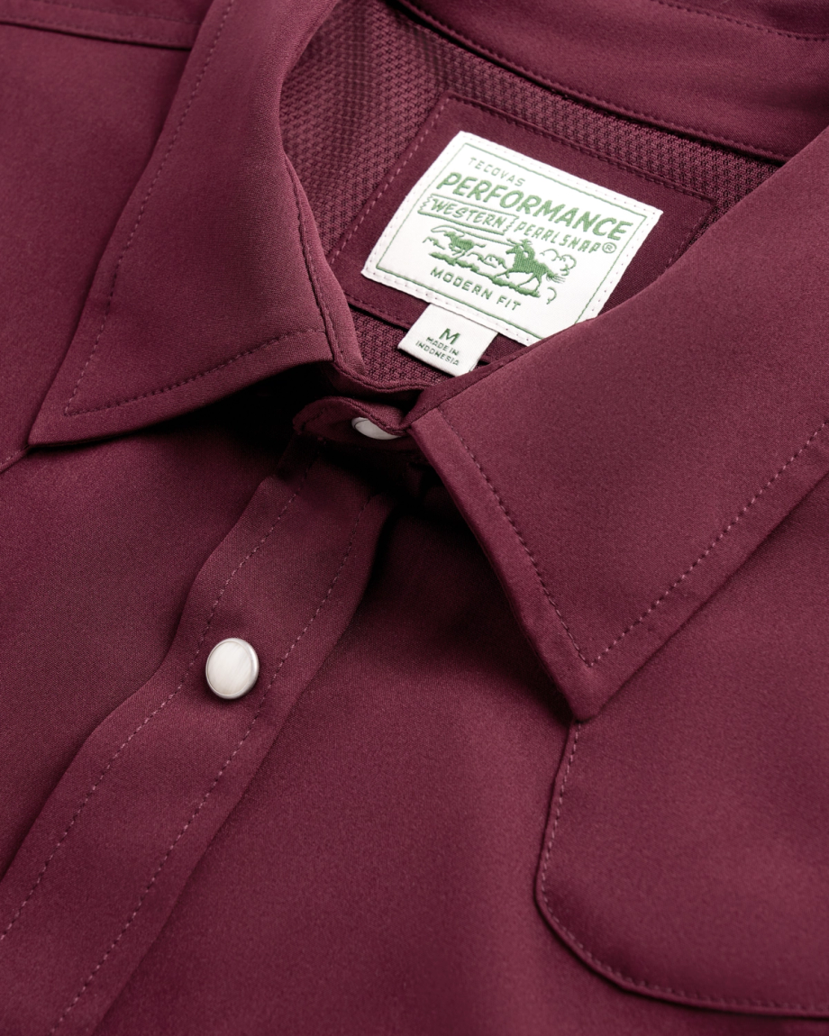 Closeup detail view of Men's Performance Western Short Sleeve Pearl Snap - Maroon