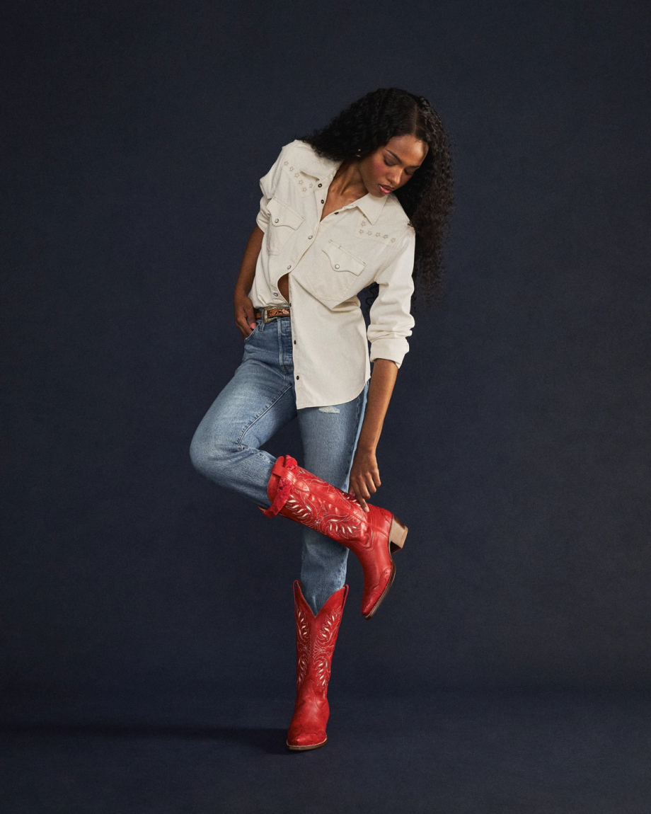 Closeup detail view of Women's Denim Pearl Snap (III) - Natural