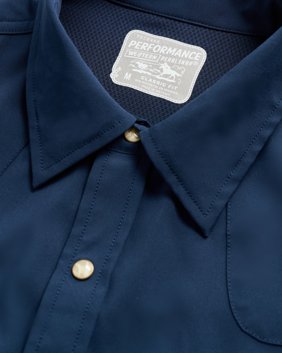 Closeup detail view of Men's Performance Western Pearl Snap SS - Classic Fit - Navy