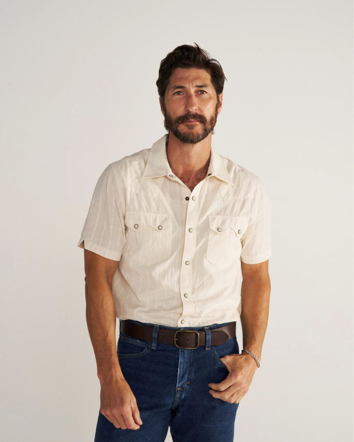 Closeup detail view of Men's Vintage Weight Short Sleeve Pearl Snap - Light Sand/Multi