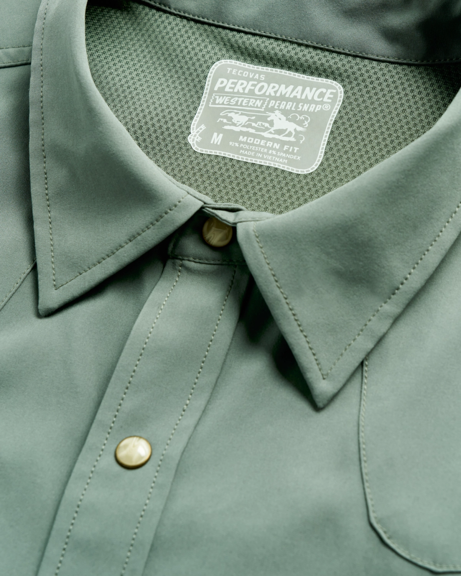 Closeup detail view of Men's Performance Western Pearl Snap SS - Cactus