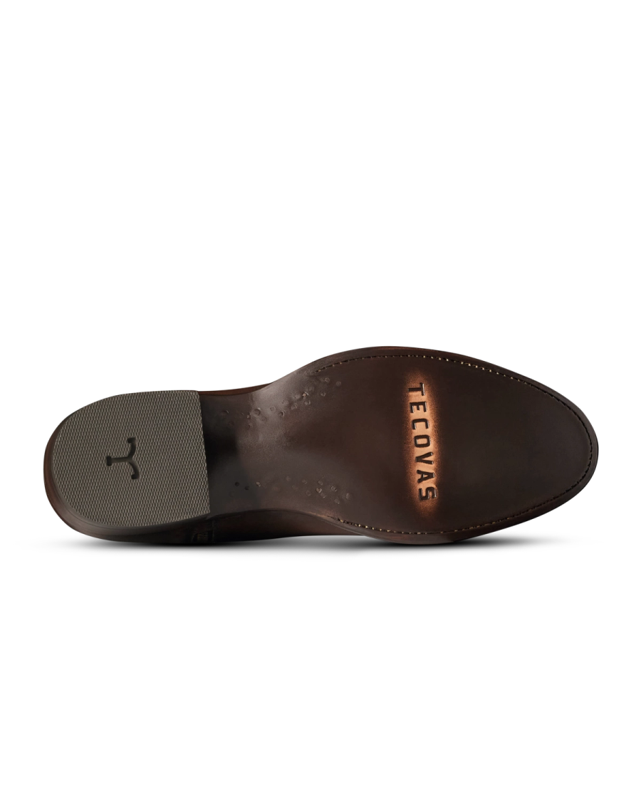 Sole view of The Dean - Carbon Caiman on plain background