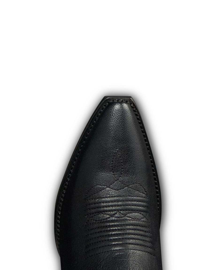 Toe view of The Lynn - Midnight Goat on plain background