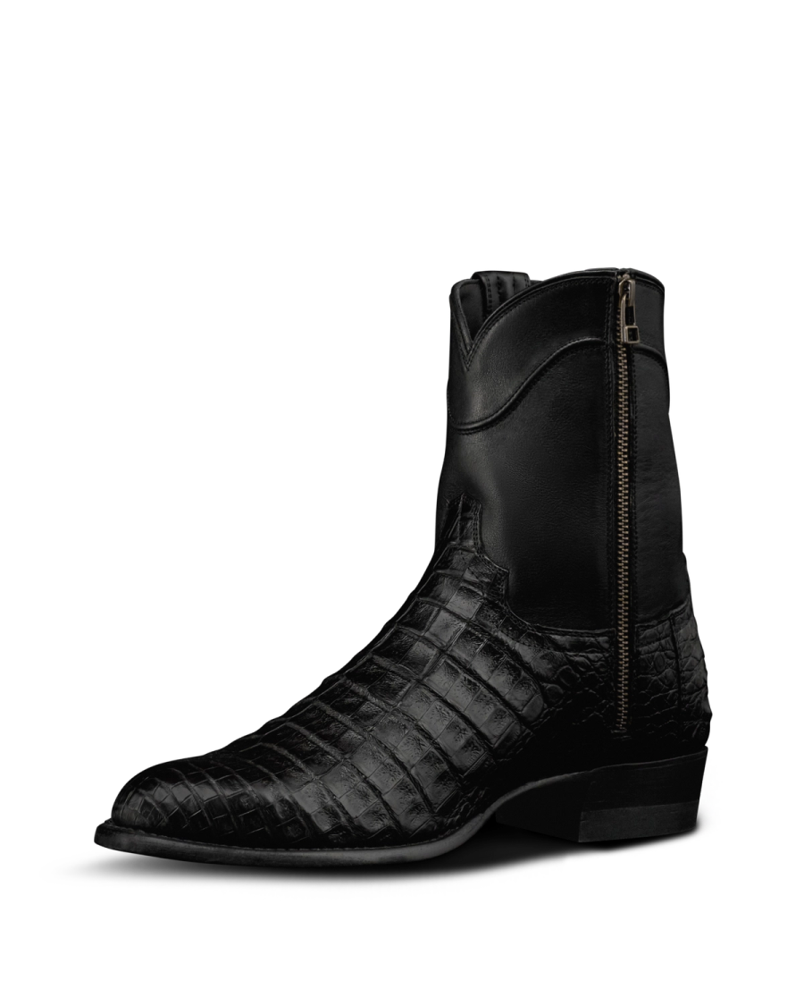 Quarterfront view of The Dean - Carbon Caiman on plain background