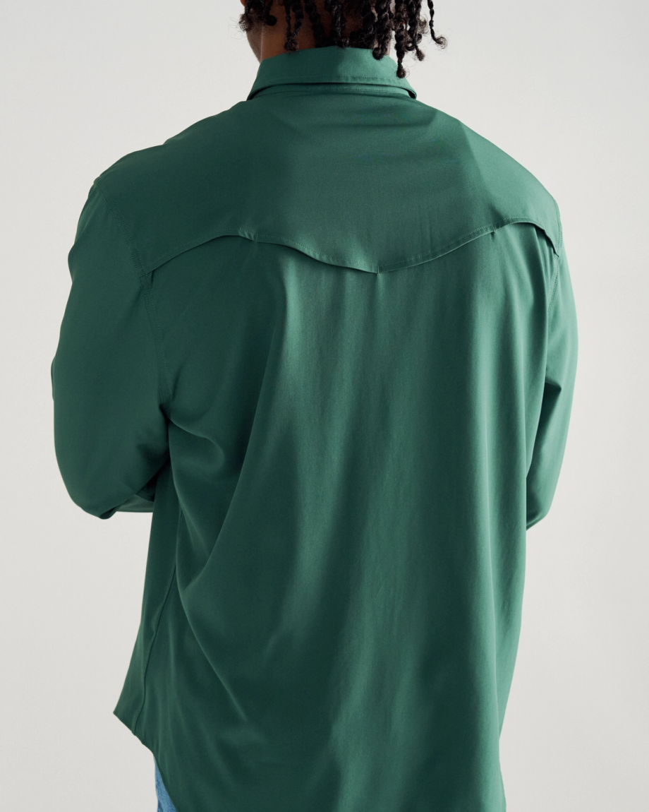 Closeup detail view of Men's Performance Western Pearl Snap LS - Classic Fit - Hunter Green